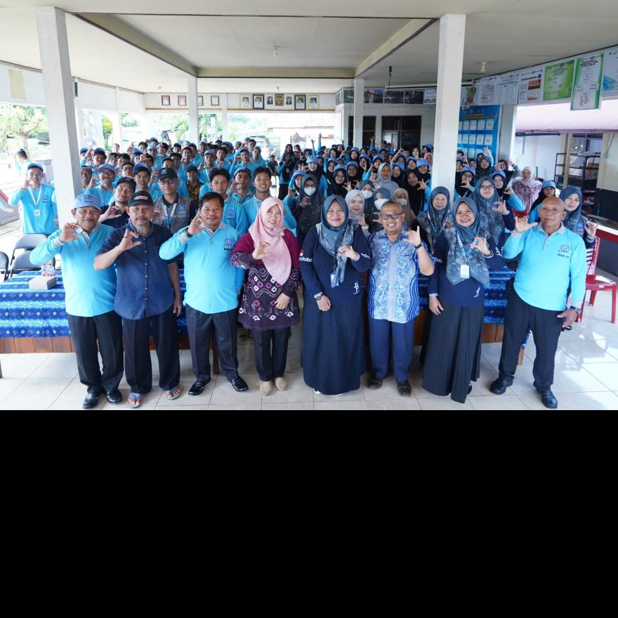 Perpisahan siswa MAN IC Tanah Laut dalam kegiatan homestay